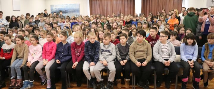 „A világon nincs szebb, mint a magyar szavak” – Méltó ünnepség a Magyar Kultúra Napján a Gyakorlóban