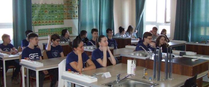 „Kísérletezzünk és gondolkozzuk!”