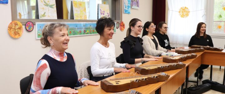 „Legyen a zene mindenkié!” – dallamok, citeraszó, élmények, közös éneklés: Szakmai nap a zene jegyében…